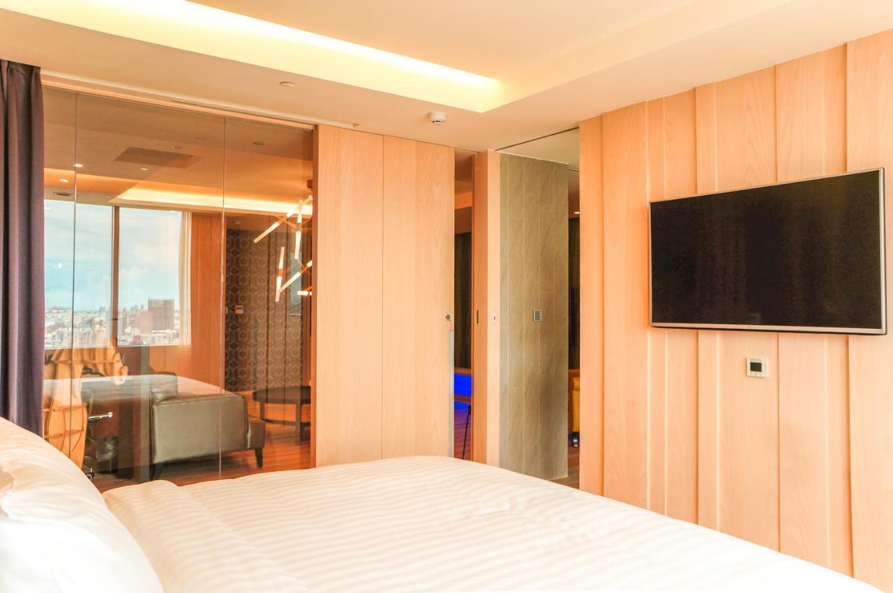 FX Hotel Tainan Buitenkant foto